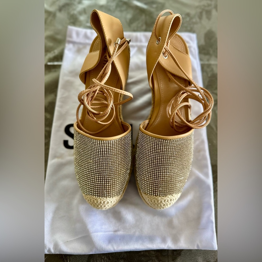 Elegant Tan and Gold Women's Espadrille Sandals
